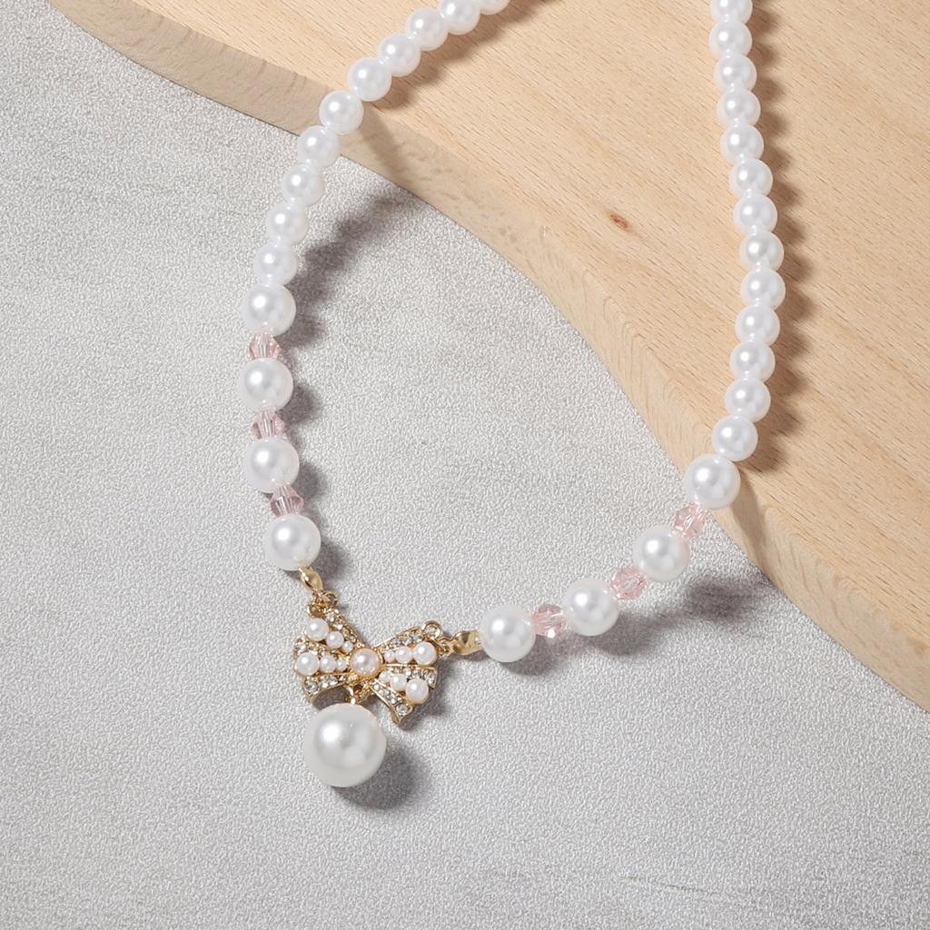 Korean version of temperament sweet casual fashion imitation pearl niche multi-layer design necklace, versatile French retro