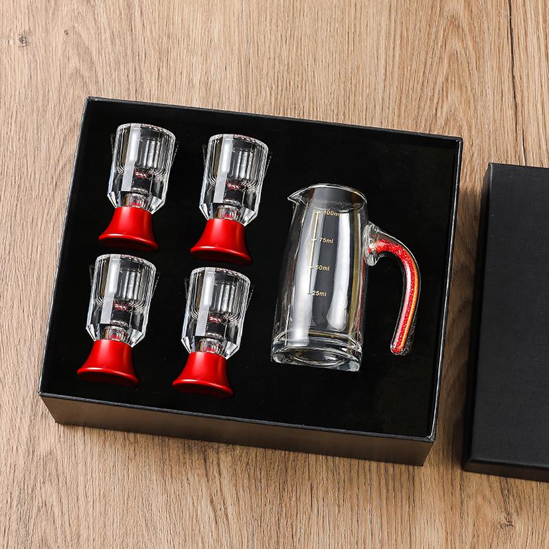 Household light luxury Baijiu cup gold foil wine dispenser spirit cup gift box set crystal cup shelf wholesale