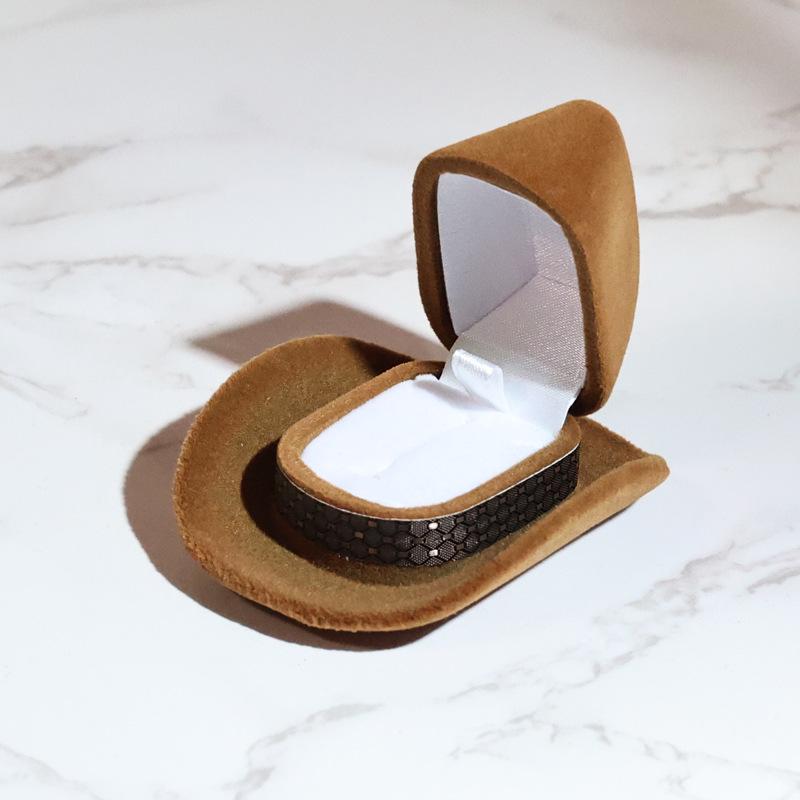 1Pcs Western Cowboy Theme Ring Boxes Cowgirl Hat Jewelry Storage Box for Wedding Bridal Shower Bachelorette Party Decoration