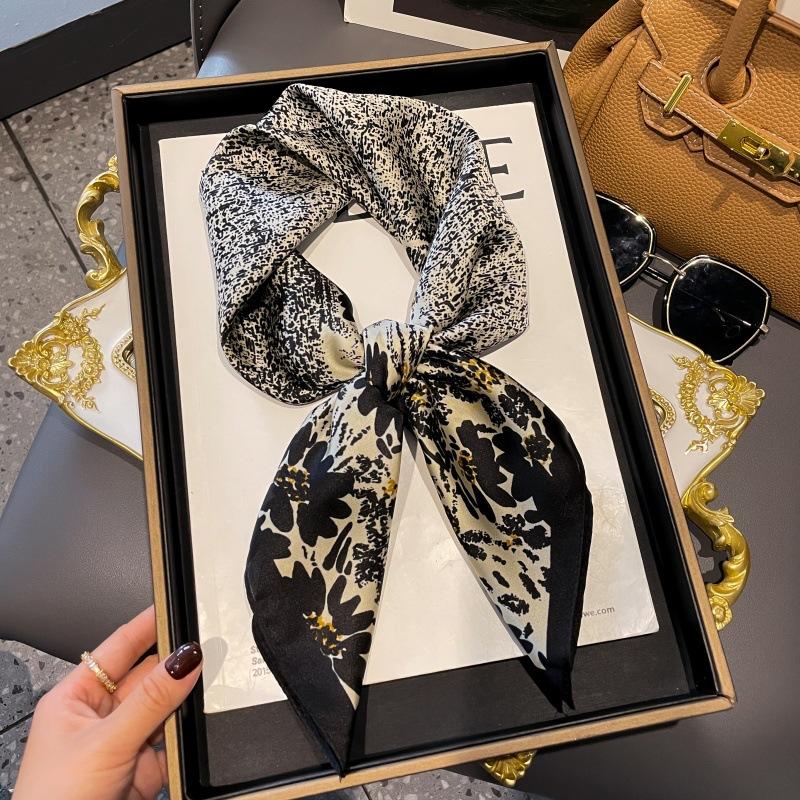 Silk scarf women's neck new scarf with coat 70 small square scarf scarf mother high-end scarf