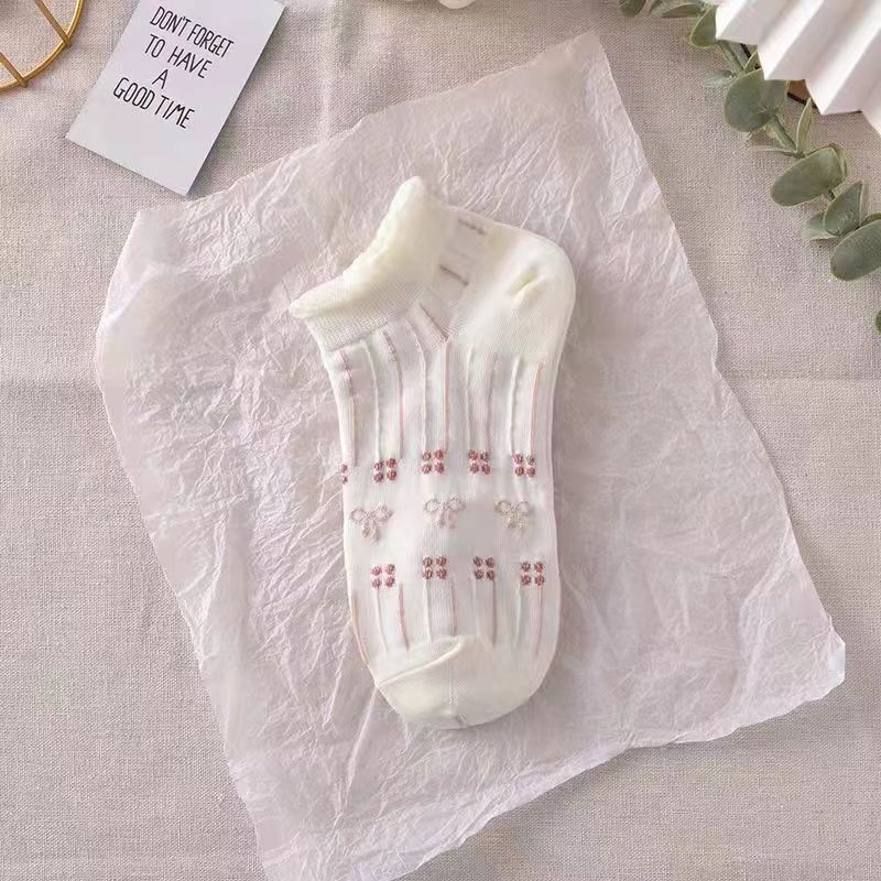 Female Spring and Summer Thin Model Sweet Lovely Lace White Boat Socks