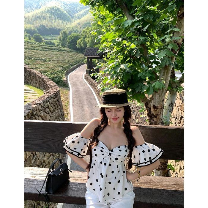 Summer New French Pure Lust Sexy Ruffle Edge Polka Dot Shirt Slim Off-the-shoulder One-word Shoulder Top