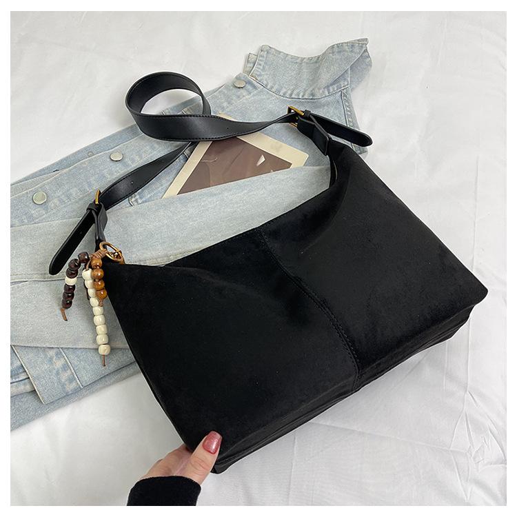 

Нишевая ретро текстура сумка-тоут под мышкой женская сумка 2025 новая полированная большая вместимость сумка на плечо модная сумка-мессенджер чёрный