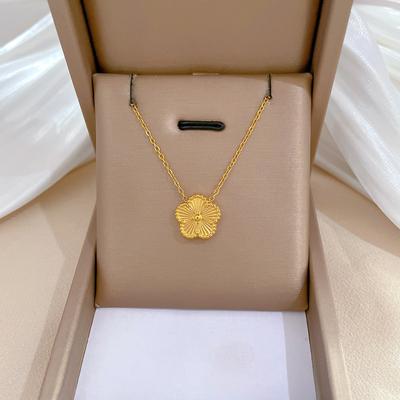 Laser Five-Leaf Flower Temperament Personality Minimalist Furnace Real Gold Necklace Female Collarbone Chain
