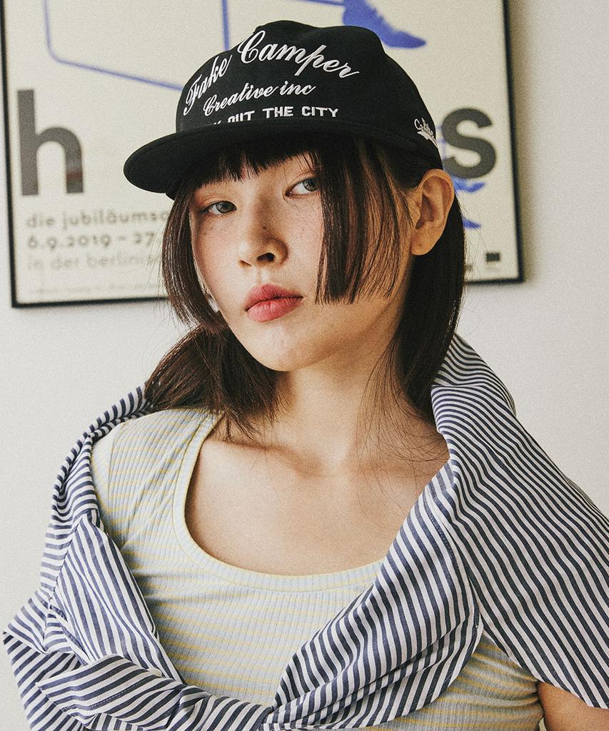 FAKE CAMPER Script Camper Script Lettering Snapback [Black]