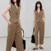 Damen-Westen-Set mit ärmelloser Weste und verkürzter Haremshose im Quiet Luxury Stil