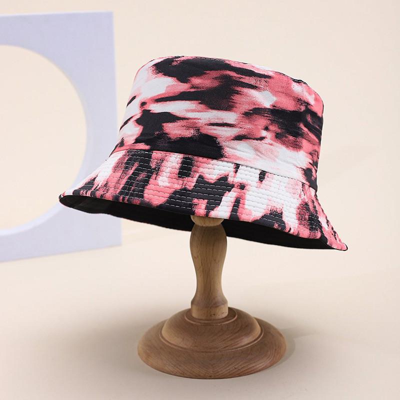 Modischer Wende-Fischerhut im Tiedye-Look für Sonnenschutz und Belüftung