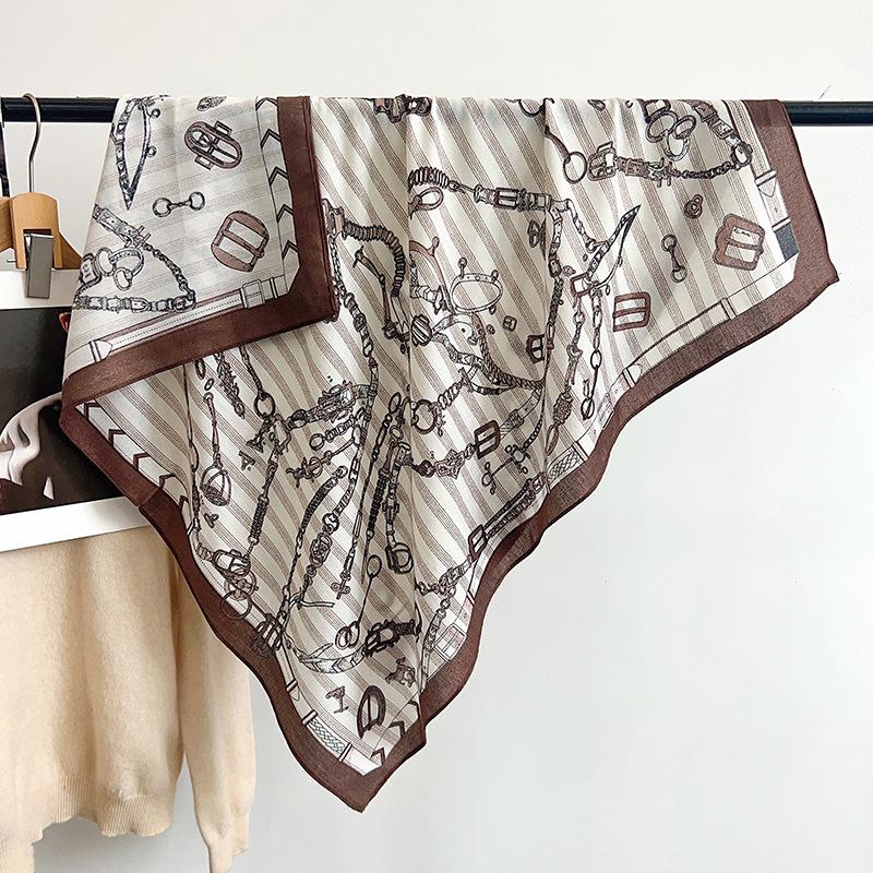 Autumn and winter new faux silk wool scarf, high-end chain large square scarf, fashionable versatile skin-friendly velvet feel shawl for women