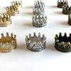 Dollhouse Mini Crown, Metal Doll Crown Dollhouse Miniature 1/12 Scale, Tiny Miniature Crown, Mini Alloy Crown, Dolls Headwear Accessories (4PCS)