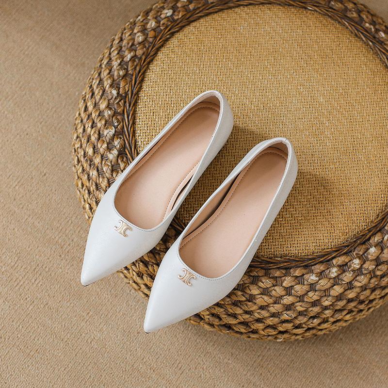 

Autumn new pointed head shallow mouth single shoes women s inner height increase soft sole non-slip ladyshoes small size 33 33