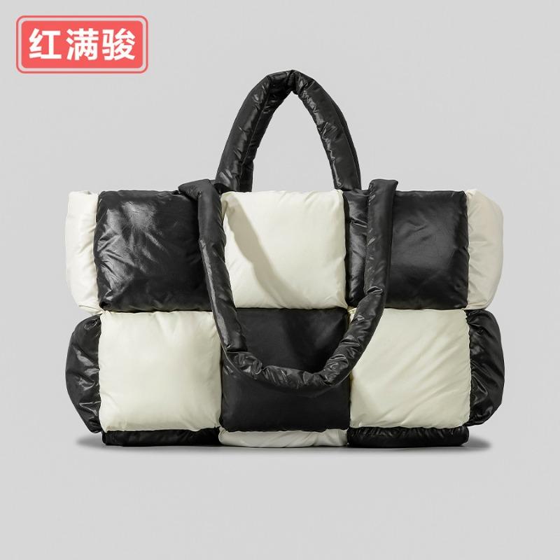 New Down Bag Cotton Clothes Handbag Women's Soft Checkered Filled Cotton Shoulder Bag Fashionable and Simple Tote Bag