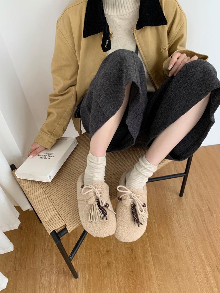 

Huge good-looking baotou fluffy half slippers women s inner height increases by 25 autumn and winter new plush warm fringed women s shoes 39 бежевый