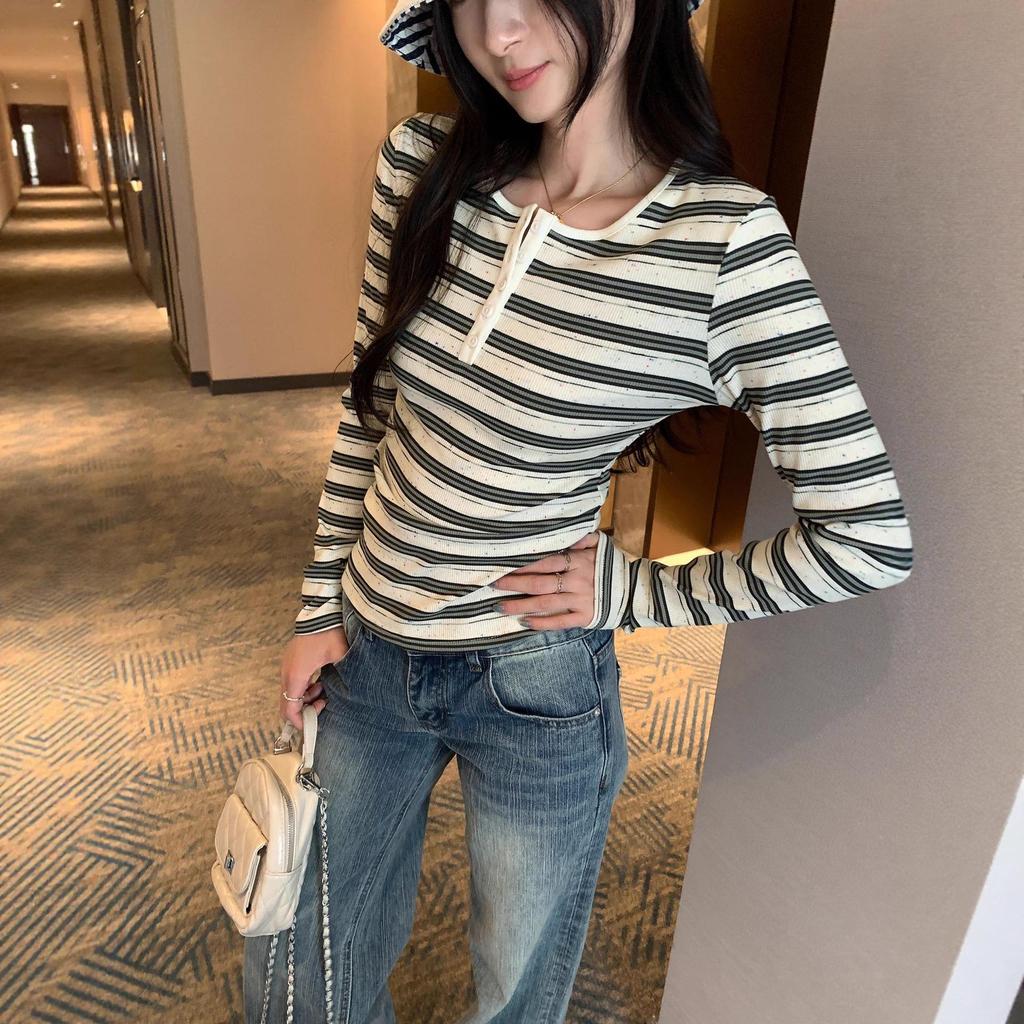 Spicy Girl Striped Slimming Long Sleeve T-Shirt - Stylish Korean Autumn/Winter Top for Women