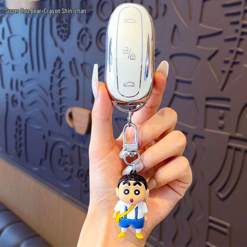 Crayon Shin-chan Cute Cartoon Doll Keychain with Magnetic Snap - Perfect for Besties or Couples