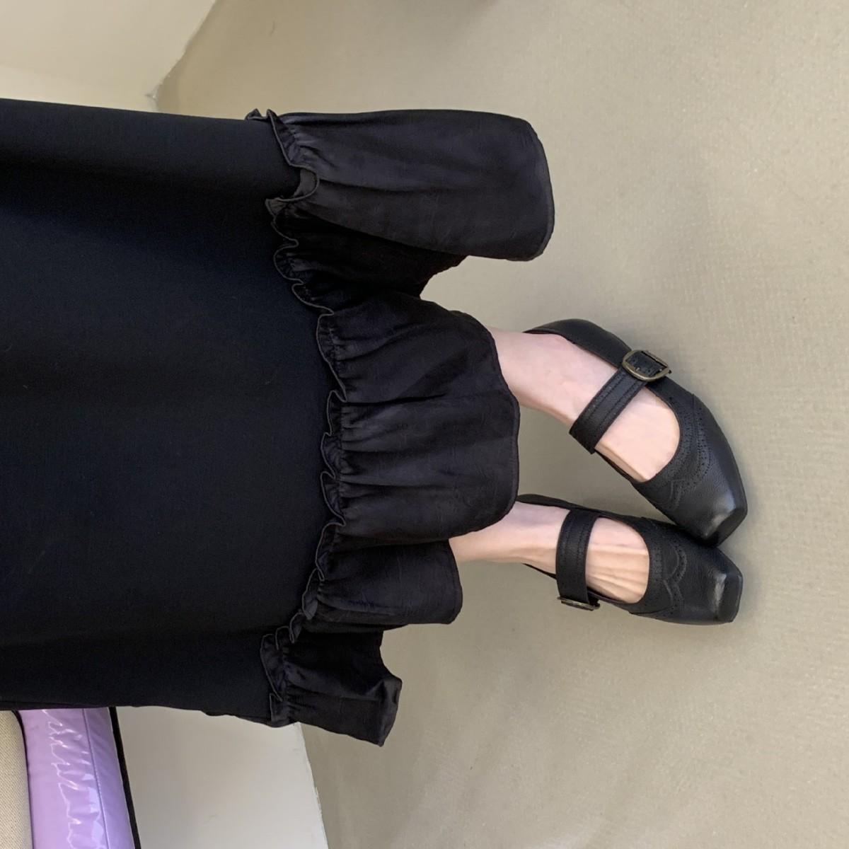 

Carved Mary Jane Flat-Soled Small Leather Shoes Women S Shoes Spring And Autumn Shallow Mouth One-Word Belt With Skirt Single Shoes 39