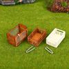 1 sett 1:12 Dukkehus Miniatyr Brødhylle Kakehylle Oppbevaringsboks/Kurv M/Bakeklemme Scenedekor Dukkehus Tilbehør