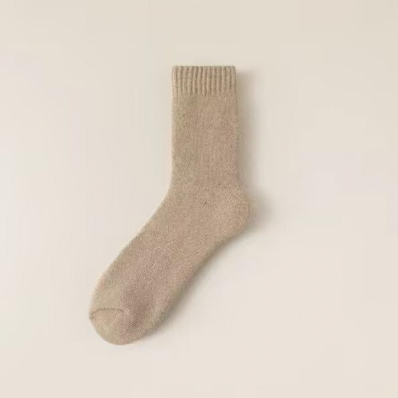 Men's Winter Plush Velvet Thickened Mid-Calf Socks - Extra Thick, Warm, Cold-Resistant Cotton.