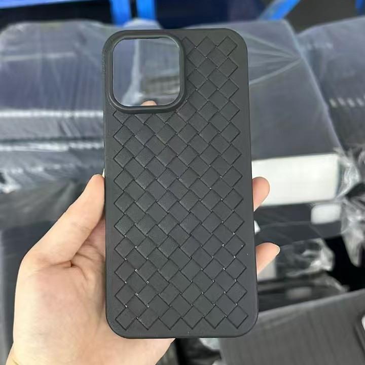 

Подходит для Ip16e Дышащий отвод тепла, Apple 14promax, Матовый скин-фел, 16pro Полностью закрывающий мягкий чехол Apple 16Plus