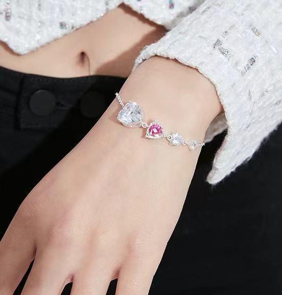 

Chao Xiaobai 925 Sterling Silver Heart-shaped Colorful Diamond Necklace & Bracelet: Light Luxury, Fashionable, Versatile, Niche Design for Women.