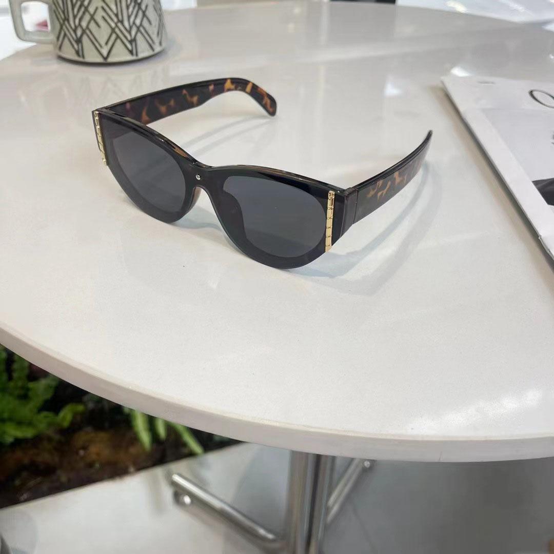 

Cat Eye Shape Sun Glasses Man High Quality Anti-Glare Sunglasses Men Holiday Travelling Sun Glasses For Women