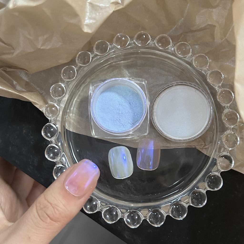 Hailey Lux Satin Perlglanz-Perlpulver-Maniküre: Brautnägel im weißen Mondschein