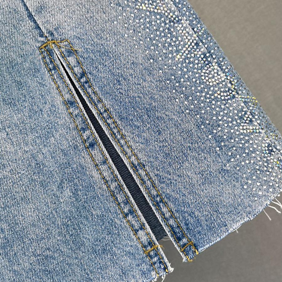 Sommermodischer Rock mit Strasssteinen und geteiltem Jeansrock mit figurbetontem Design