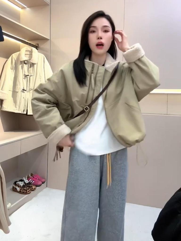 Dámský kabát z jehněčí vlny s fleecovou podšívkou v evropském stylu - 2024 Zimní ležérní bunda volného střihu