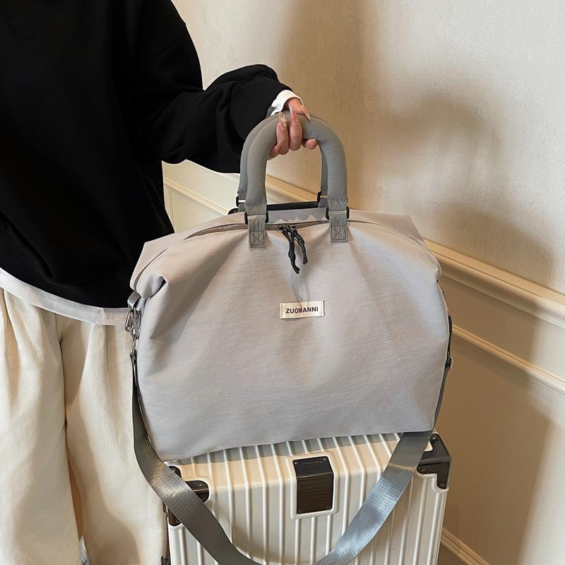 Large Capacity Fitness Bag  Waterproof Sports Gym Bag Portable Luggage for Men Women Short Distance Gym and Travel Bag