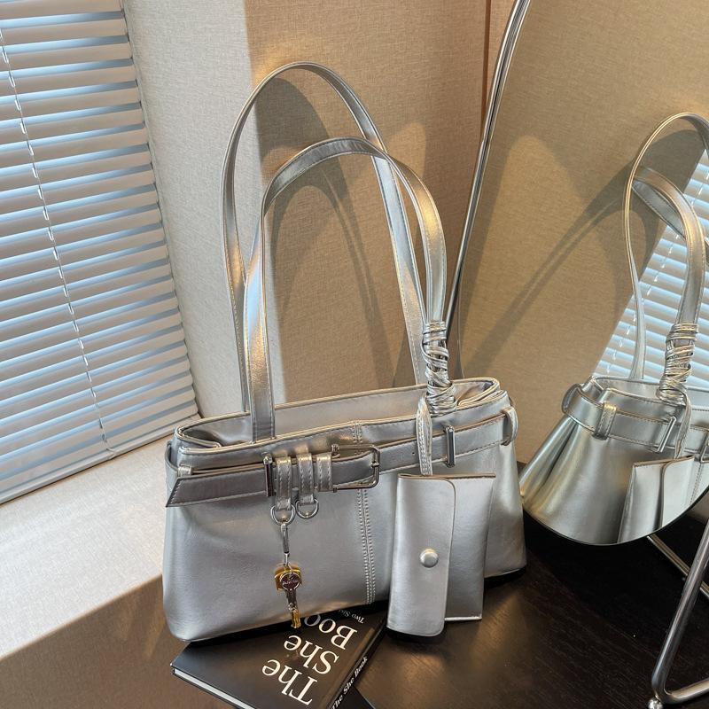 Handbag New Versatile Tote Bag Women's Large Capacity Casual Commuter Shoulder Bag