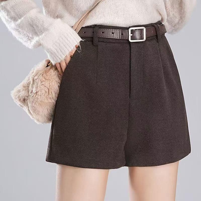 

Women s High-Waisted Woolen Shorts: Autumn/Winter 2025 New Style, Slimming, Loose, Casual Wide-Leg A-Line Bootcut. 2XL fits 120-130 jin