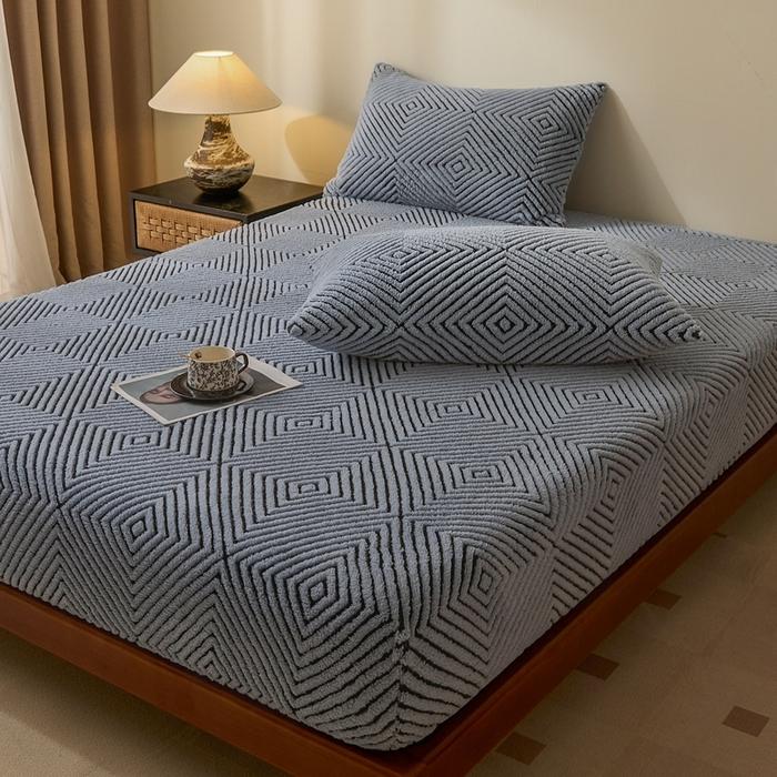 Soft Warm Mattress Cover with All Around Elastic Band Coral Fleece Mattress Cover Bed Linen Double Queen King Mattress Protector