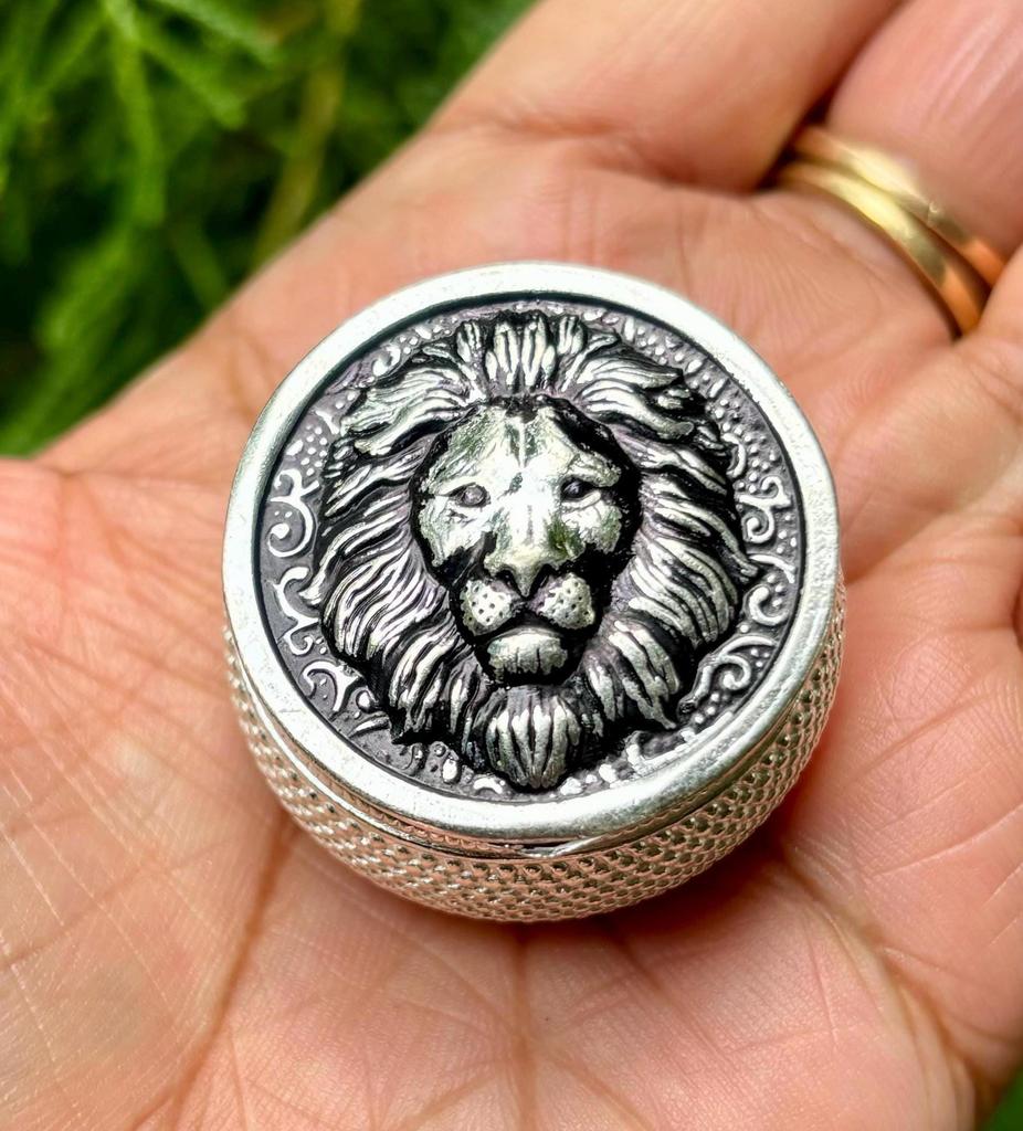 999 Silver Lion Design Trinket Box, Oxidized Hinged Casket Container