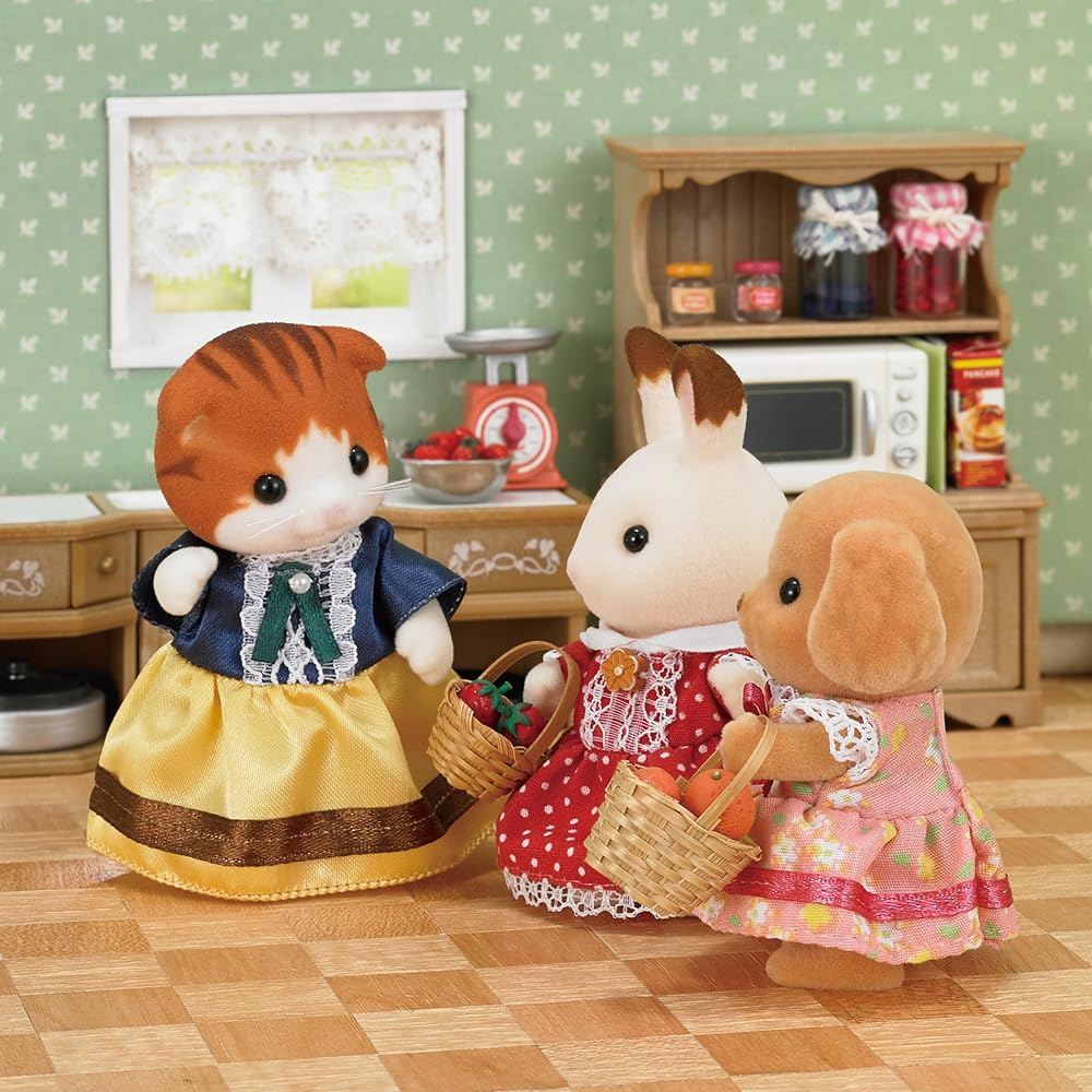 EPOCH Sylvanian Families Maple Cat Family Doll Set with Accessories, 3 Figures, Collectible Toy