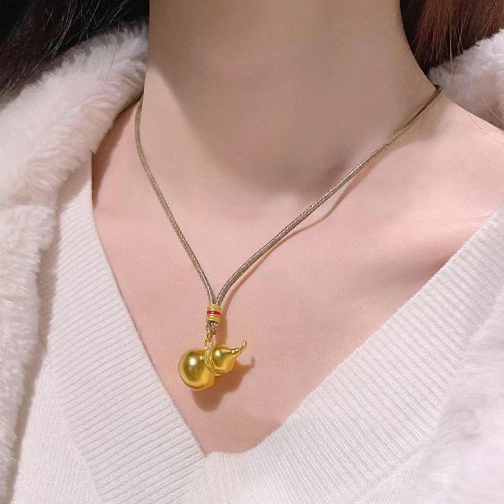 Classic Chinese style stereoscopic gourd pendant black rope exquisite luster necklace dazzling style banquet jewelry