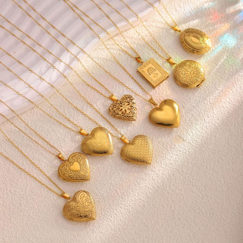Stainless steel necklace retro love photo frame necklace does not fade women's light luxury carved titanium steel necklace pendant jewelry