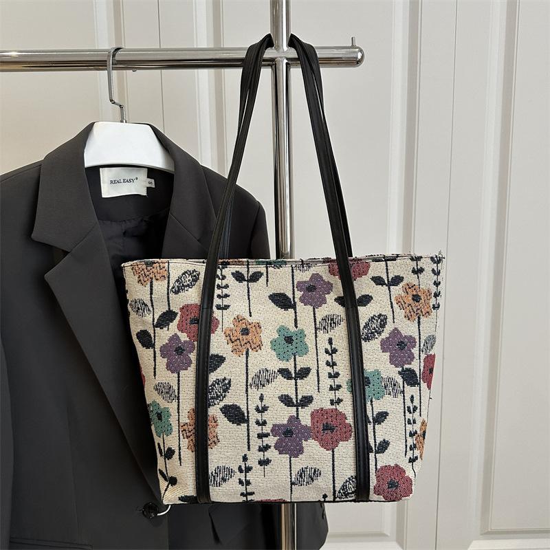 Large-capacity National Style Printed Bag Women's 2025 New Commuter Tote Bag Ins Summer Flower Class Shoulder Bag