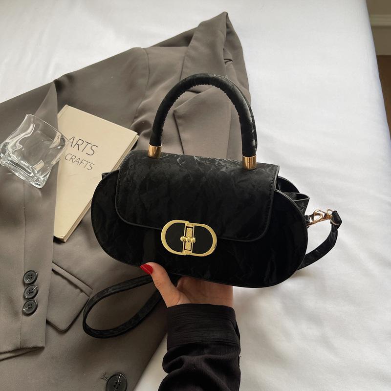 

Популярная корейская версия ins высококлассная текстура маленькая квадратная сумка женская мода повседневная новая темпераментная изысканная универсальная сумка-мессенджер чёрный