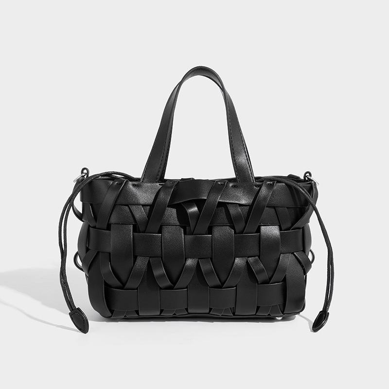 

2025 Summer New Fashionable and Versatile Casual Handheld Cross Bag