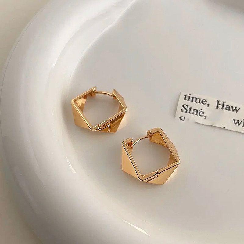 Cold Wind Silver Metal Three-Dimensional Diamond Niche Style Ear Clip