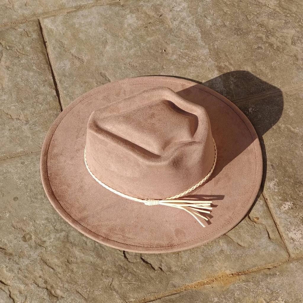Vegan Suede Arrow-shaped Cap Women's Hat with Variousaccessoriesmen'sfedora Distressed Suede Hat Bohemianstylehat Men'sstraw Hat