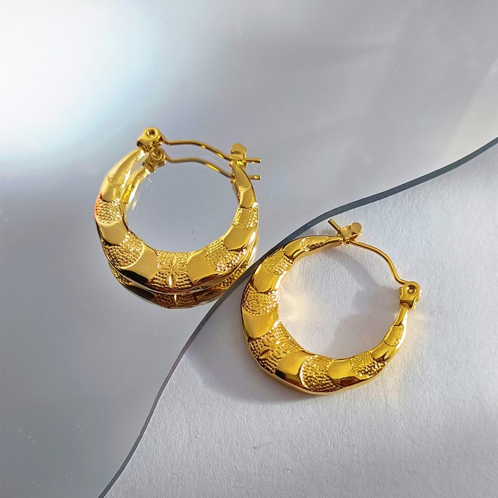 Premium Stainless Steel Simple Wind Versatile Oil Pressure Earrings 18K Real Gold Plating