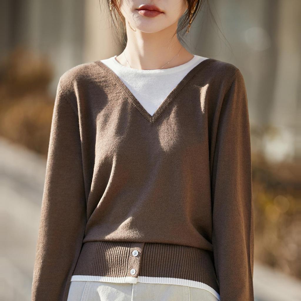 Color-Block V-Neck Knit Top for Women - Stylish Two-Piece Design for Spring and Autumn