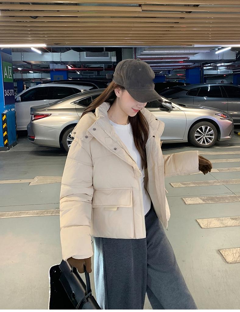 Veste d'hiver chaude épaisse coupe-vent à capuche courte pour femme avec manches raglan