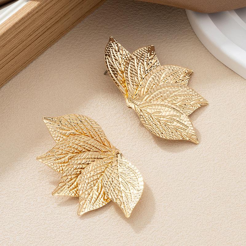 European and American Personality Exaggerated Leaf Shape Texture Stud Earrings Flower Earrings Earrings