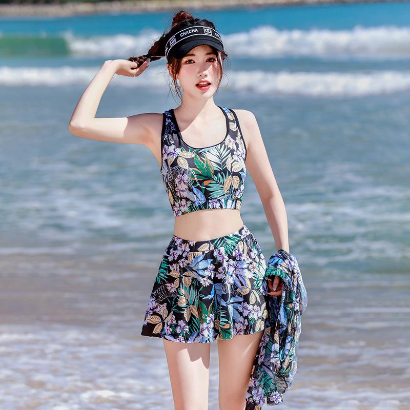 2025 Women's Three-Piece Swimsuit Set: Long Sleeve Cover-Up, Slimming, Flaw-Hiding, Sun Protection, Perfect for Vacation or Hot Spring.