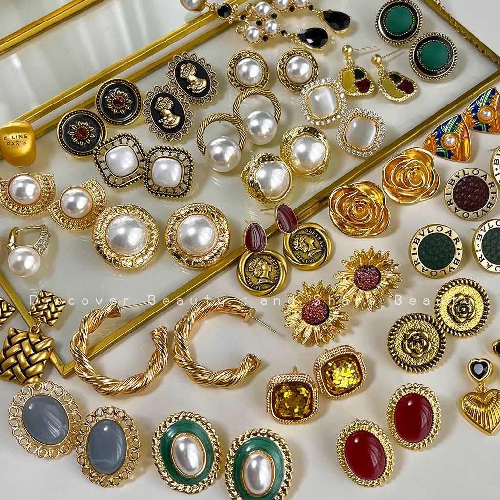 Boucles d'oreilles puces ovales en cristal argenté vieilli:  Luxe Léger et Mode Haut de Gamme