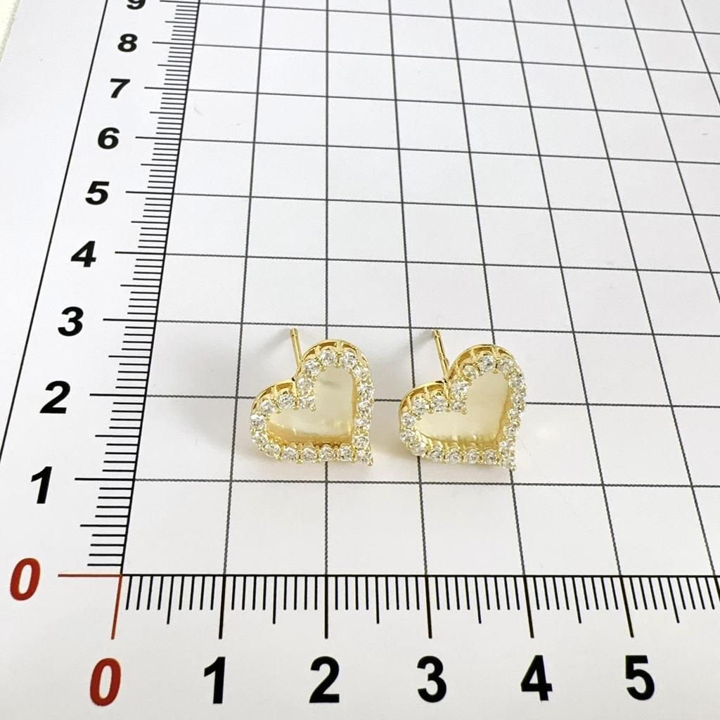 Exquisite Zircon Heart Shell Stud Earrings - Women's Fashion Light Luxury Style, Sweet & Versatile.