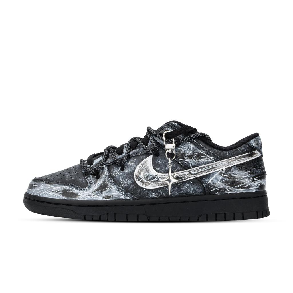 Nike Dunk Monster Lab, Cielo Stellato Notte Oscura Scarpe da Skateboard Basse Unisex Nero Bianco IO7606-010(Team445-)