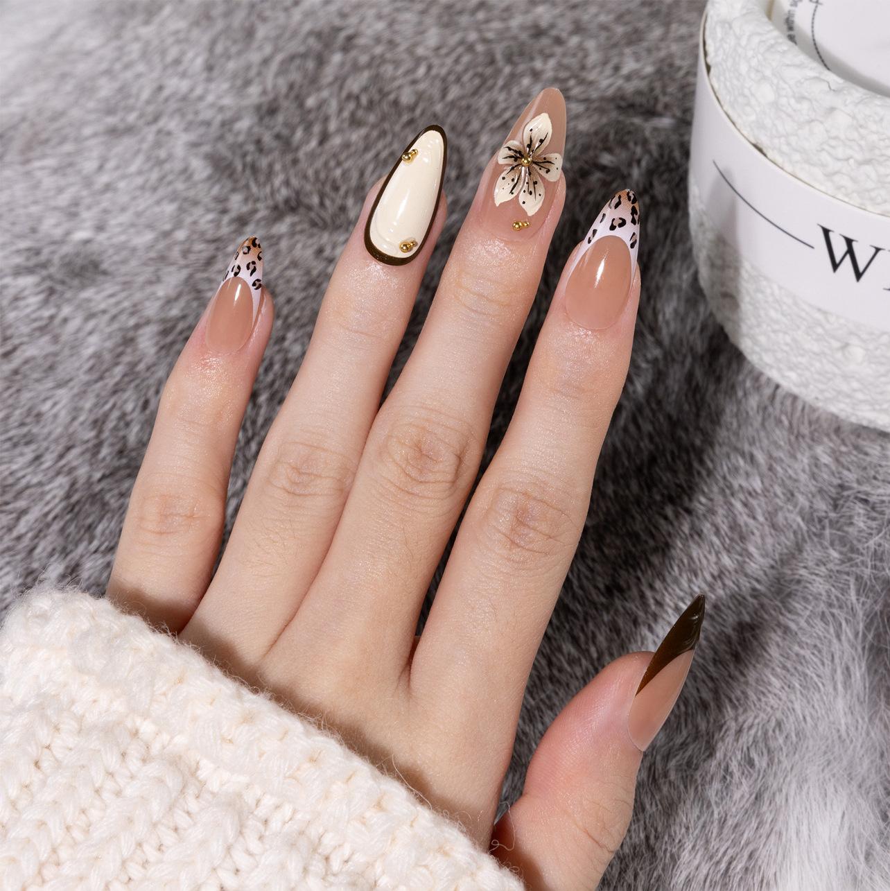 

3D flower hot-selling wearing nail art French autumn and winter explosion almond nail fake nail wearing nail piece