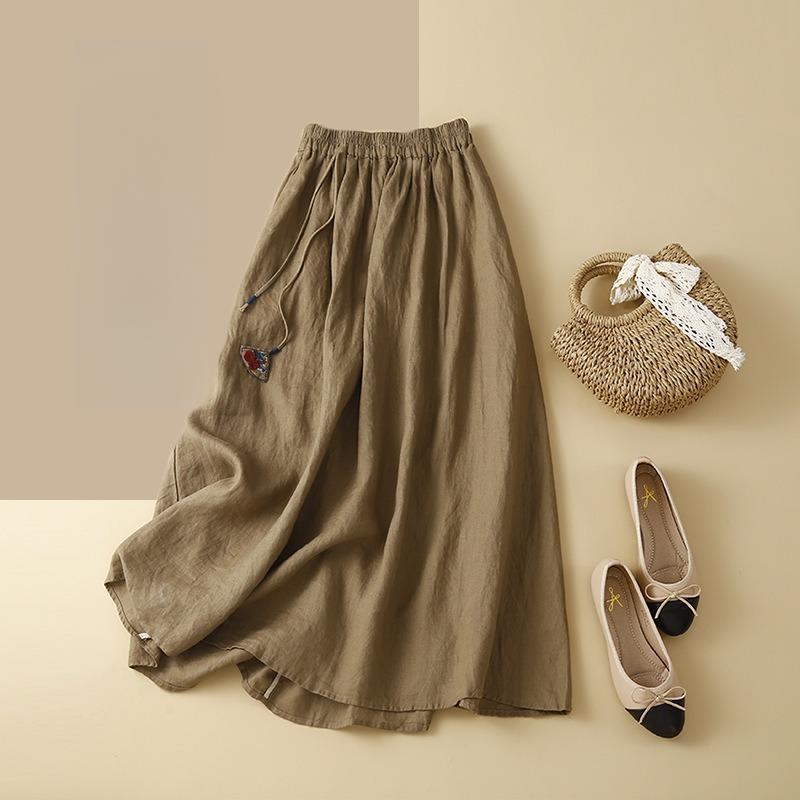 The New Literary Lazy Skirt In Summer Is An A-line Midi Skirt